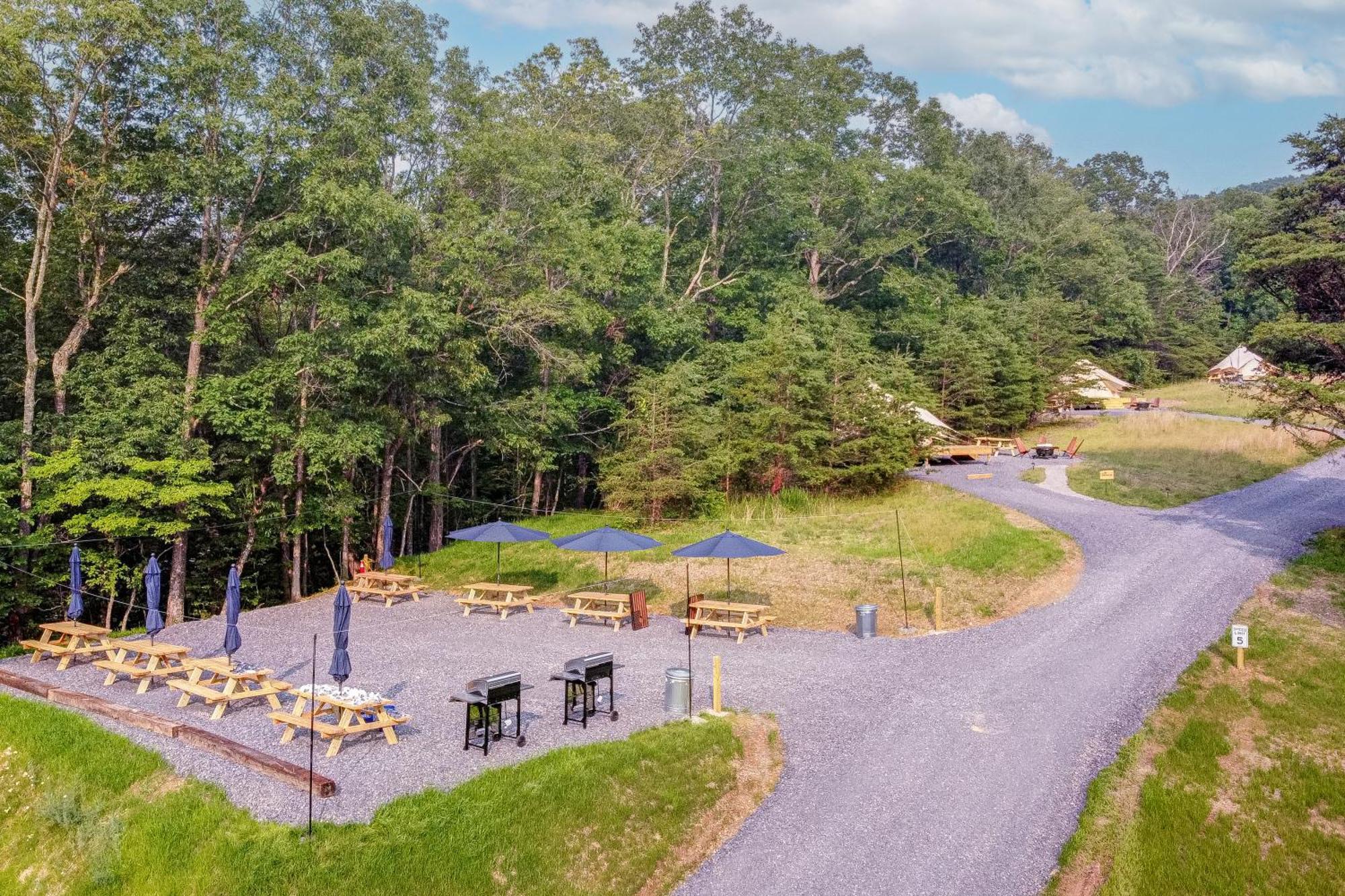 Firefly Ridge Luxury Retreat Hotel Great Cacapon Exterior photo